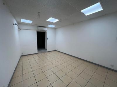 Local commercial - 50 m² - 4 pièces
