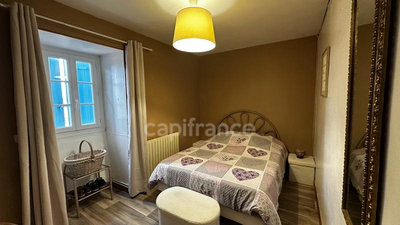 Maison - 313 m² - 10 pièces