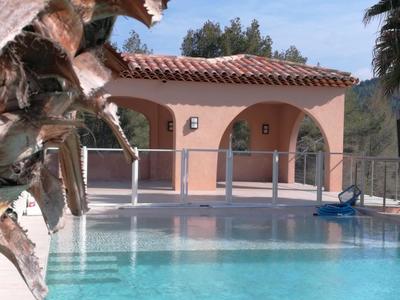 Maison - 280 m² - 6 pièces