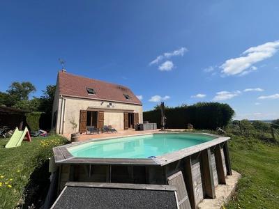 Maison - 107 m² - 6 pièces