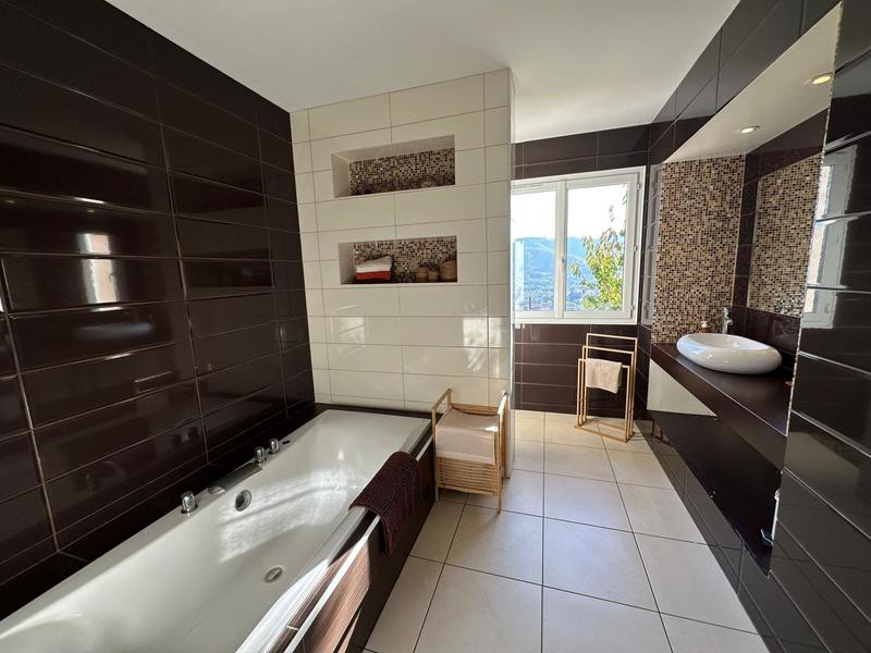 Maison - 125 m² - 5 pièces