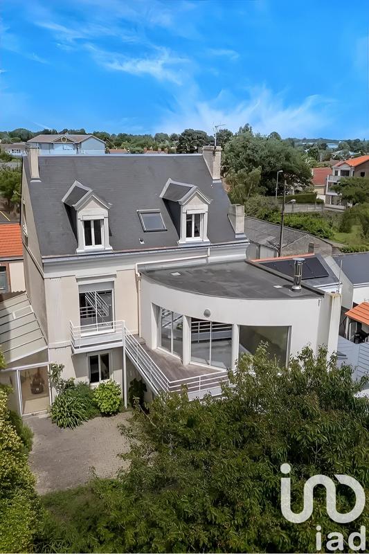 Maison de ville - 197 m² - 9 pièces