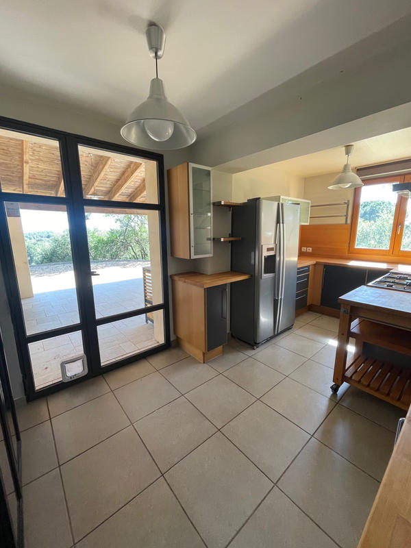 Maison - 200 m² - 9 pièces