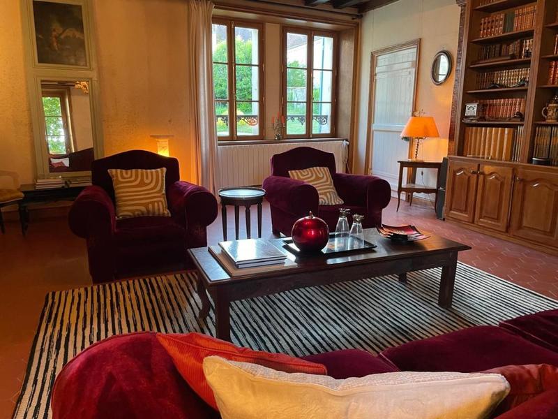 Maison - 285 m² - 10 pièces