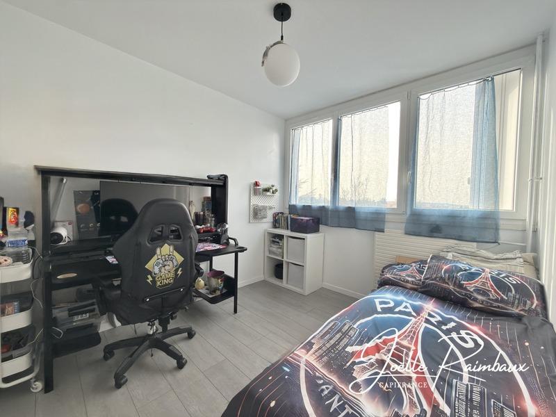 Appartement - 93 m² - 5 pièces