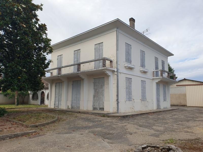 Local d'activité / Entrepôt - 1 251 m² - 29 pièces