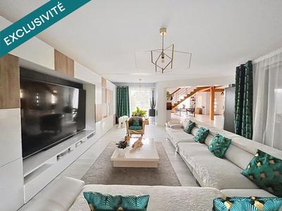 Maison - 220 m² - 6 pièces
