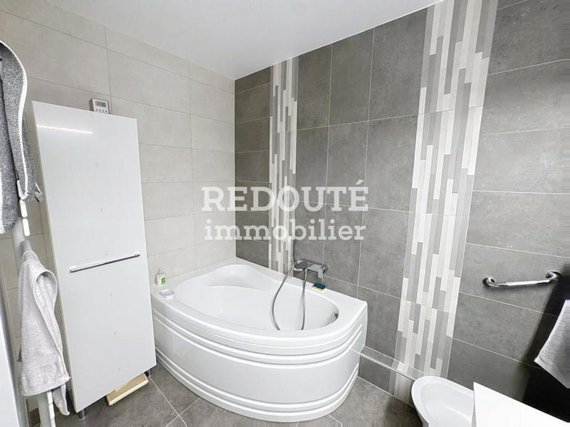 Appartement - 105 m² - 5 pièces