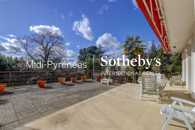 Maison - 325 m² - 6 pièces