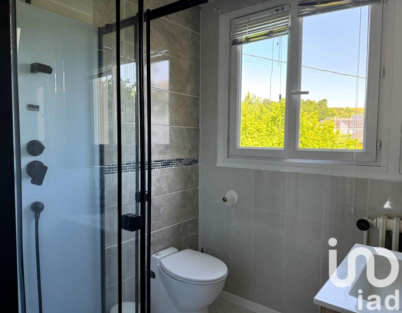 Maison - 180 m² - 8 pièces