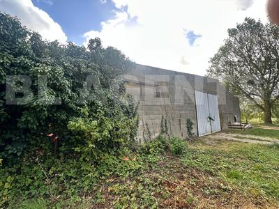 Maison - 410 m² - 4 pièces