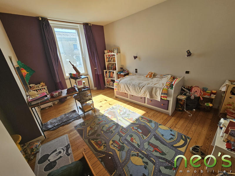 Maison - 240 m² - 10 pièces