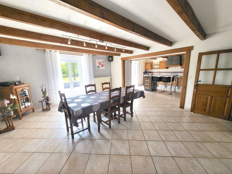 Maison - 267 m² - 8 pièces