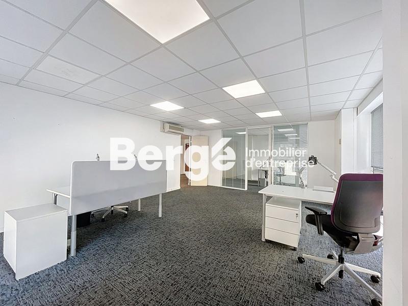 Bureau - 135 m² - 8 pièces