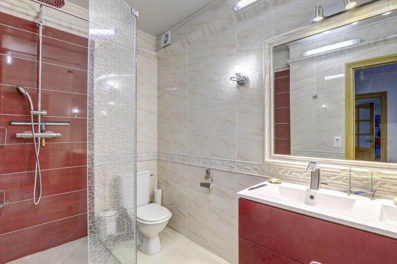 Maison - 276 m² - 6 pièces