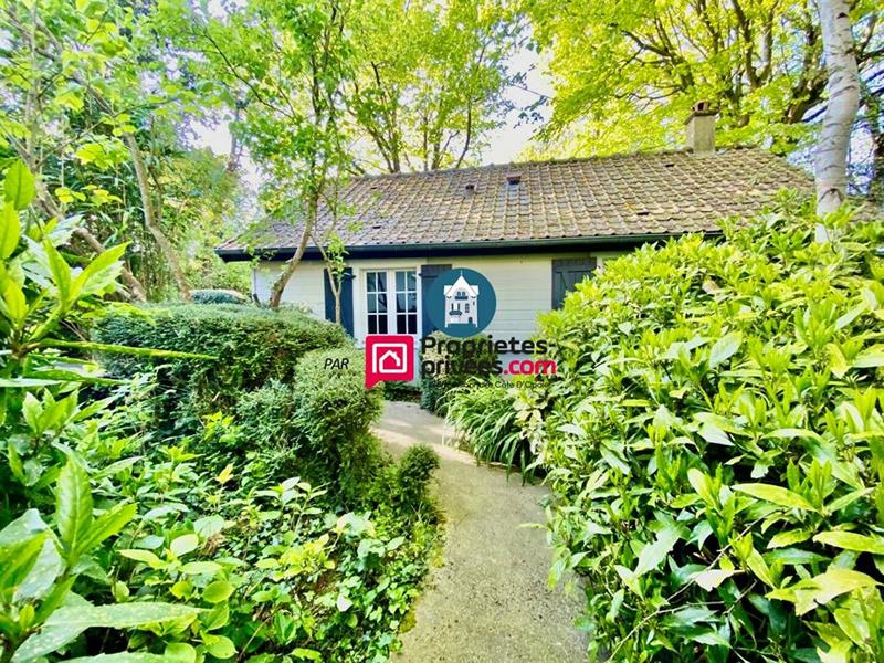 Maison - 393 m² - 10 pièces