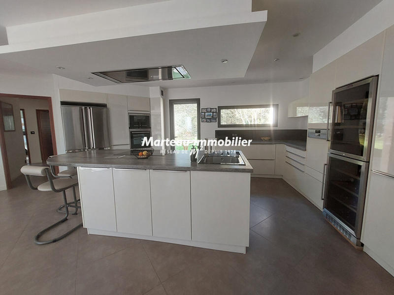 Maison - 177 m² - 6 pièces