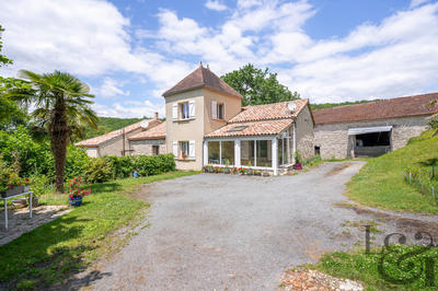 Maison - 218 m² - 6 pièces