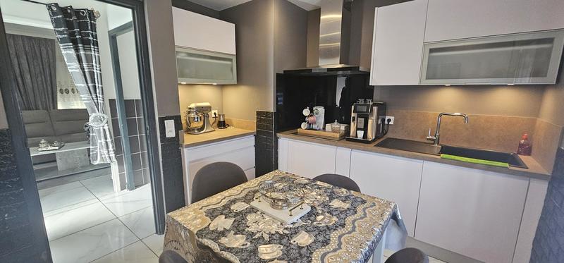 Maison - 121 m² - 6 pièces