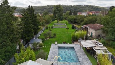 Maison - 270 m² - 6 pièces