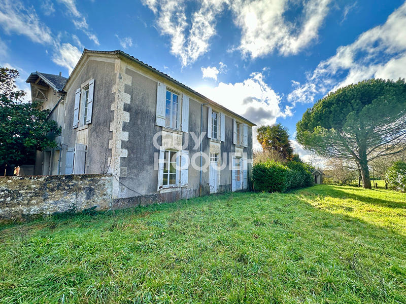 Maison - 216 m² - 8 pièces