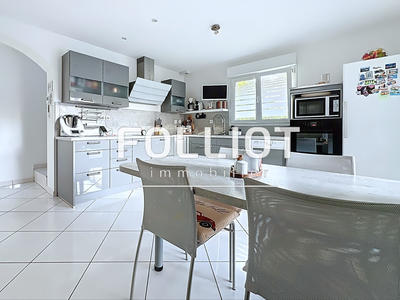 Maison - 162 m² - 8 pièces