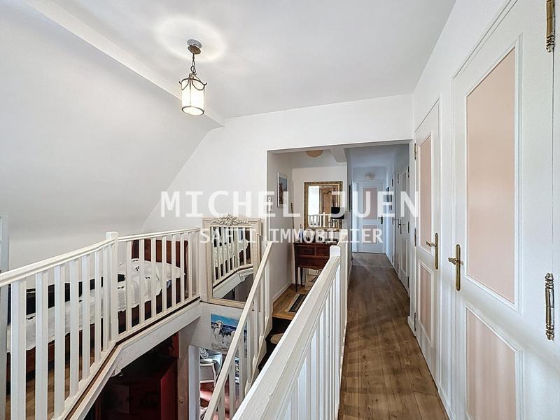 Maison - 232 m² - 6 pièces