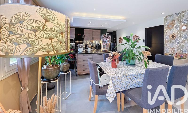 Maison - 98 m² - 4 pièces