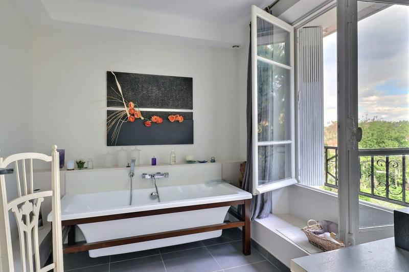 Maison - 301 m² - 11 pièces