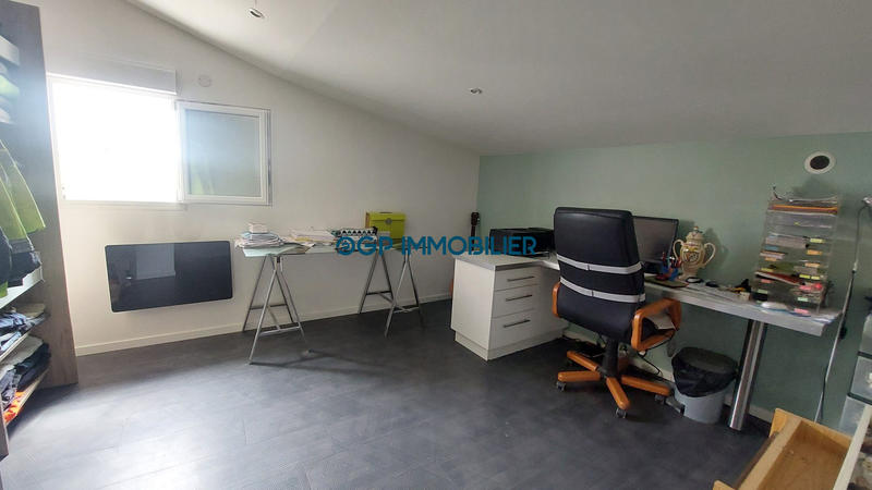 Maison - 203 m² - 8 pièces