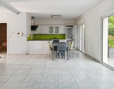 Maison - 123 m² - 6 pièces