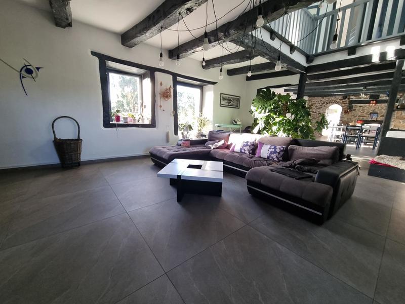 Maison - 214 m² - 6 pièces