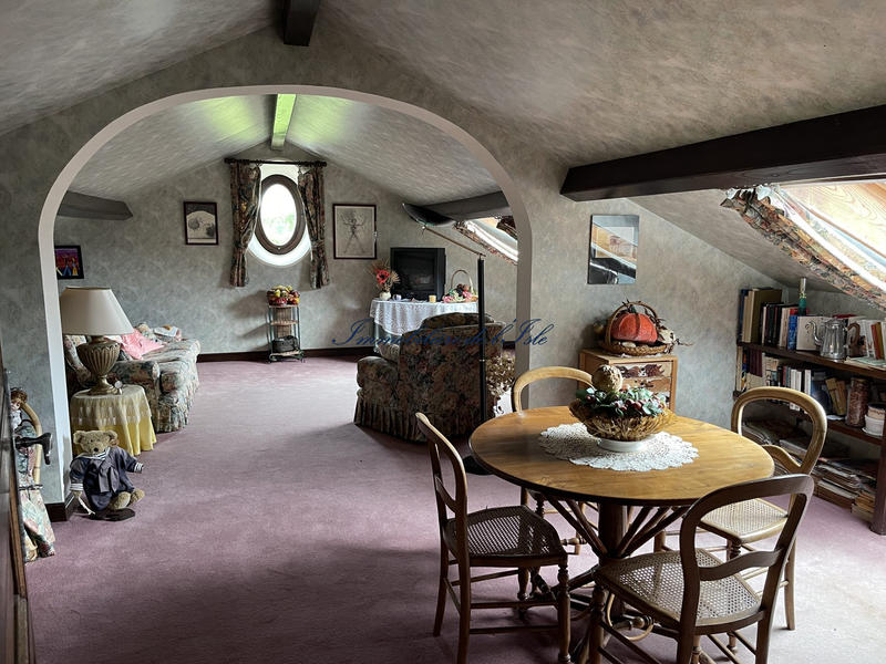 Maison - 310 m² - 10 pièces