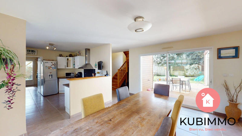 Maison traditionnelle - 175 m² - 8 pièces