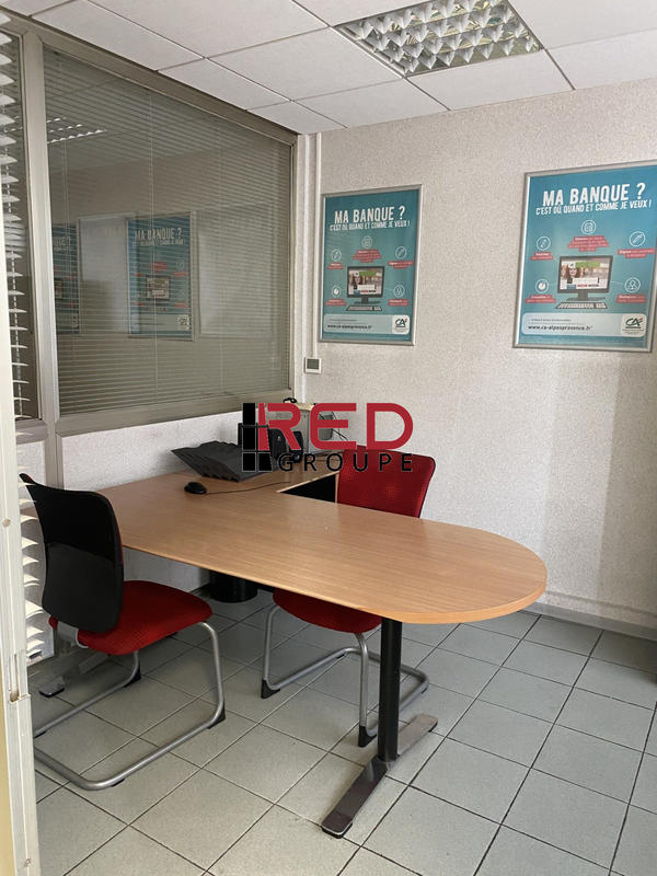 Local commercial - 323 m²