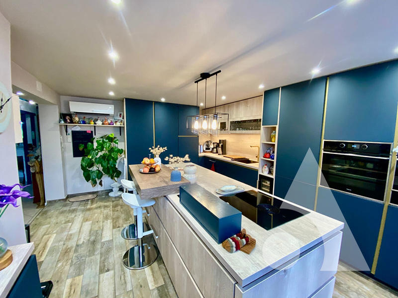 Maison - 224 m² - 6 pièces