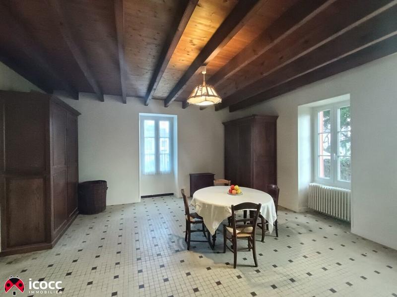 Demeure - 185 m² - 6 pièces