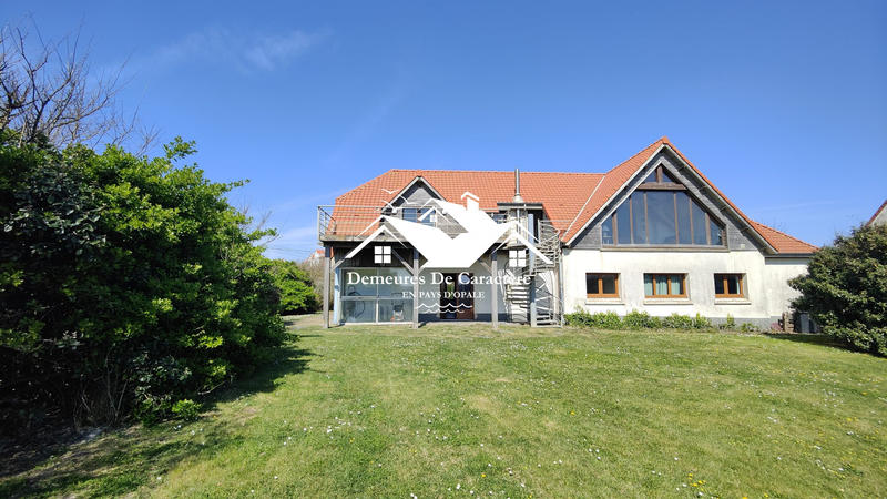 Maison - 277 m² - 10 pièces