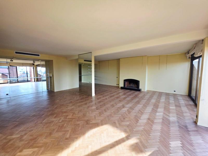 Appartement - 159 m² - 4 pièces