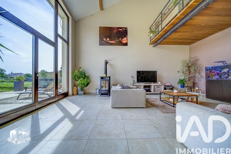 Maison - 250 m² - 7 pièces