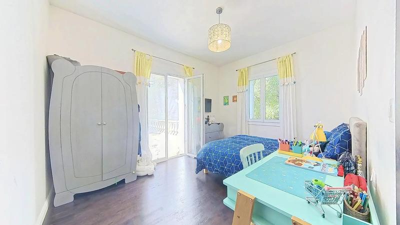 Villa - 223 m² - 6 pièces