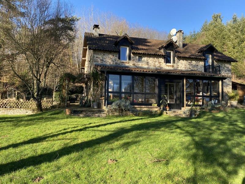 Maison - 140 m² - 5 pièces