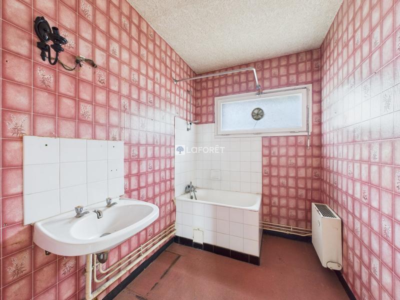 Maison traditionnelle - 99 m² - 7 pièces