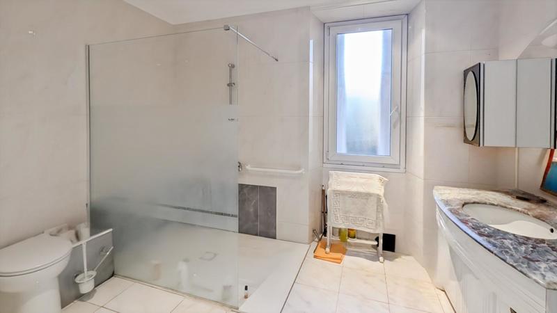 Appartement - 98 m² - 4 pièces
