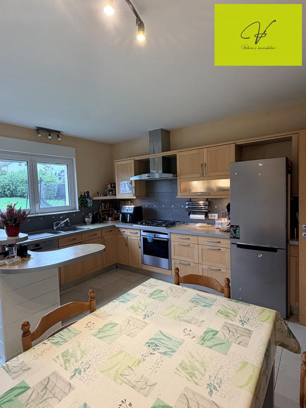 Maison - 200 m² - 5 pièces