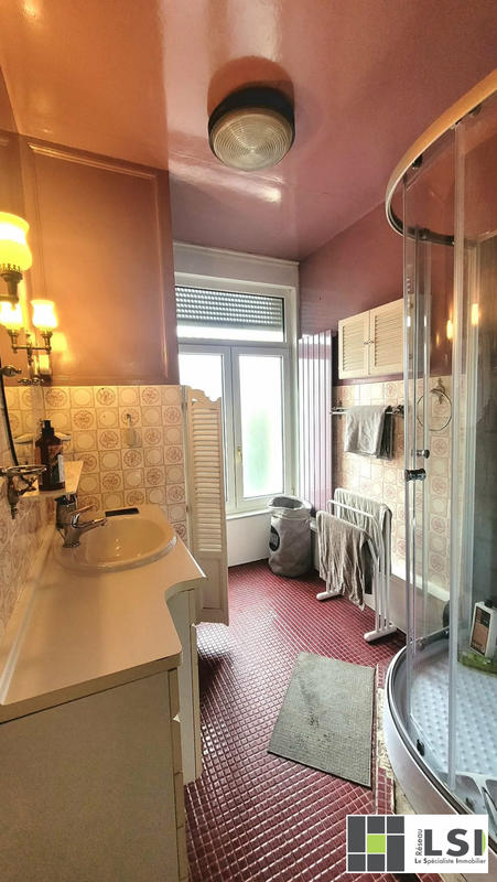 Maison - 240 m² - 10 pièces