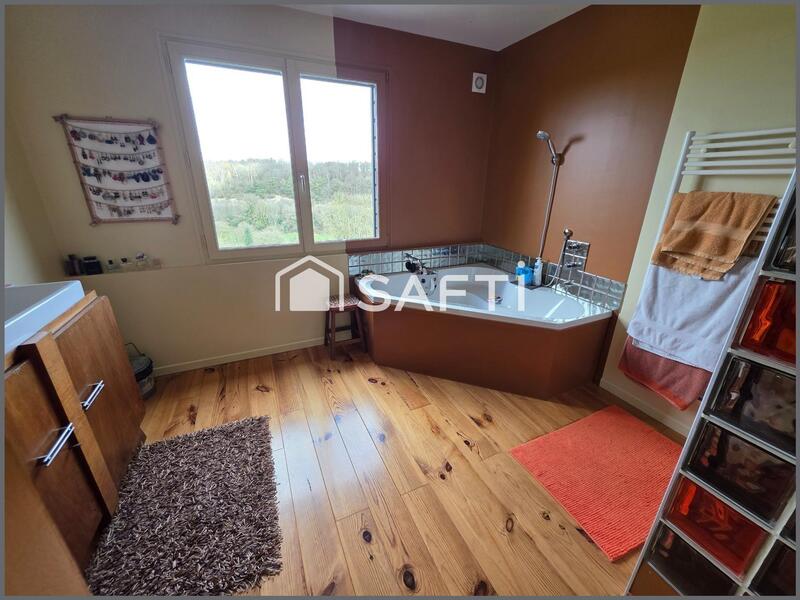 Maison - 220 m² - 7 pièces