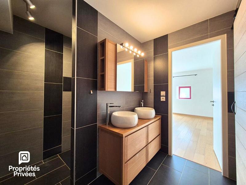 Maison - 279 m² - 6 pièces