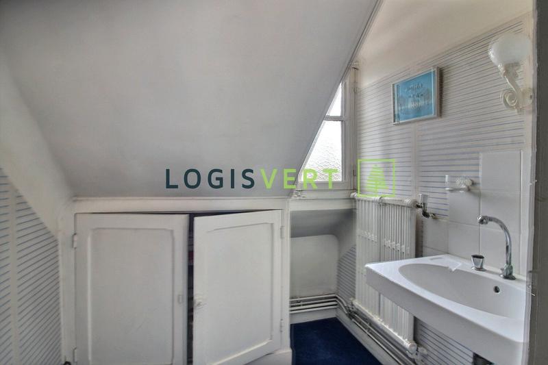 Maison - 240 m² - 10 pièces