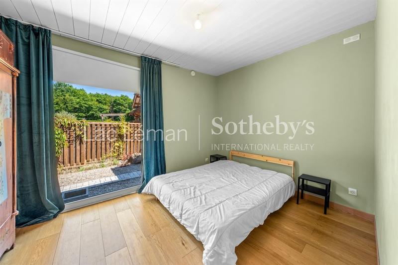 Maison - 238 m² - 8 pièces